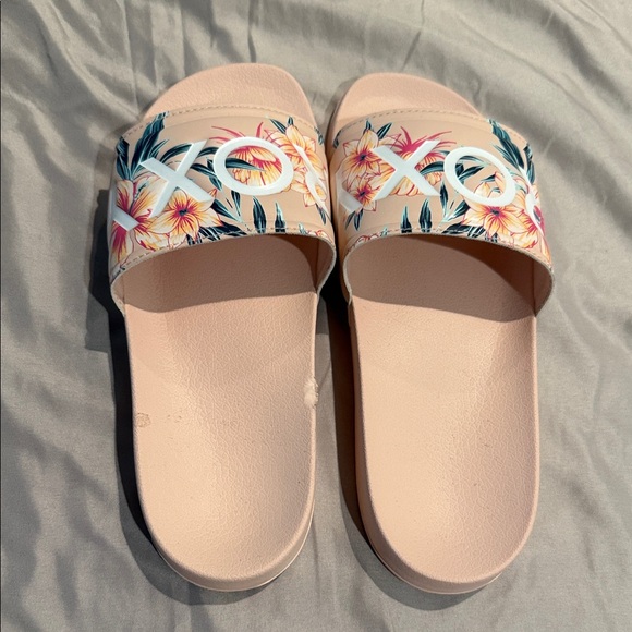 Roxy Shoes - Roxy Tropical Floral Sandals - Cream and Pink
